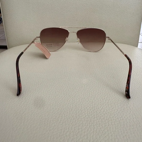 Frye and Co FRENCHIE Women’s Gold Aviator Sunglasses. MSRP $70 Frye and Co FRENCHIE Women main image 3